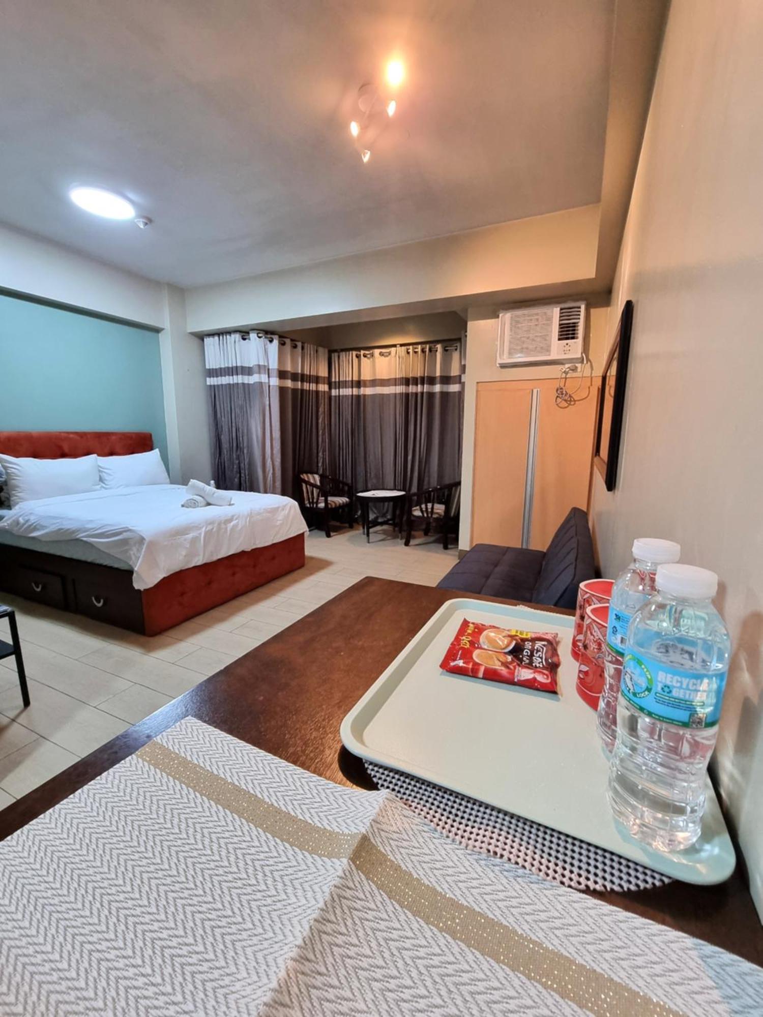 Palm Tree Condos Near Mnl Airport Terminal 3 By Elr Manila Exterior foto