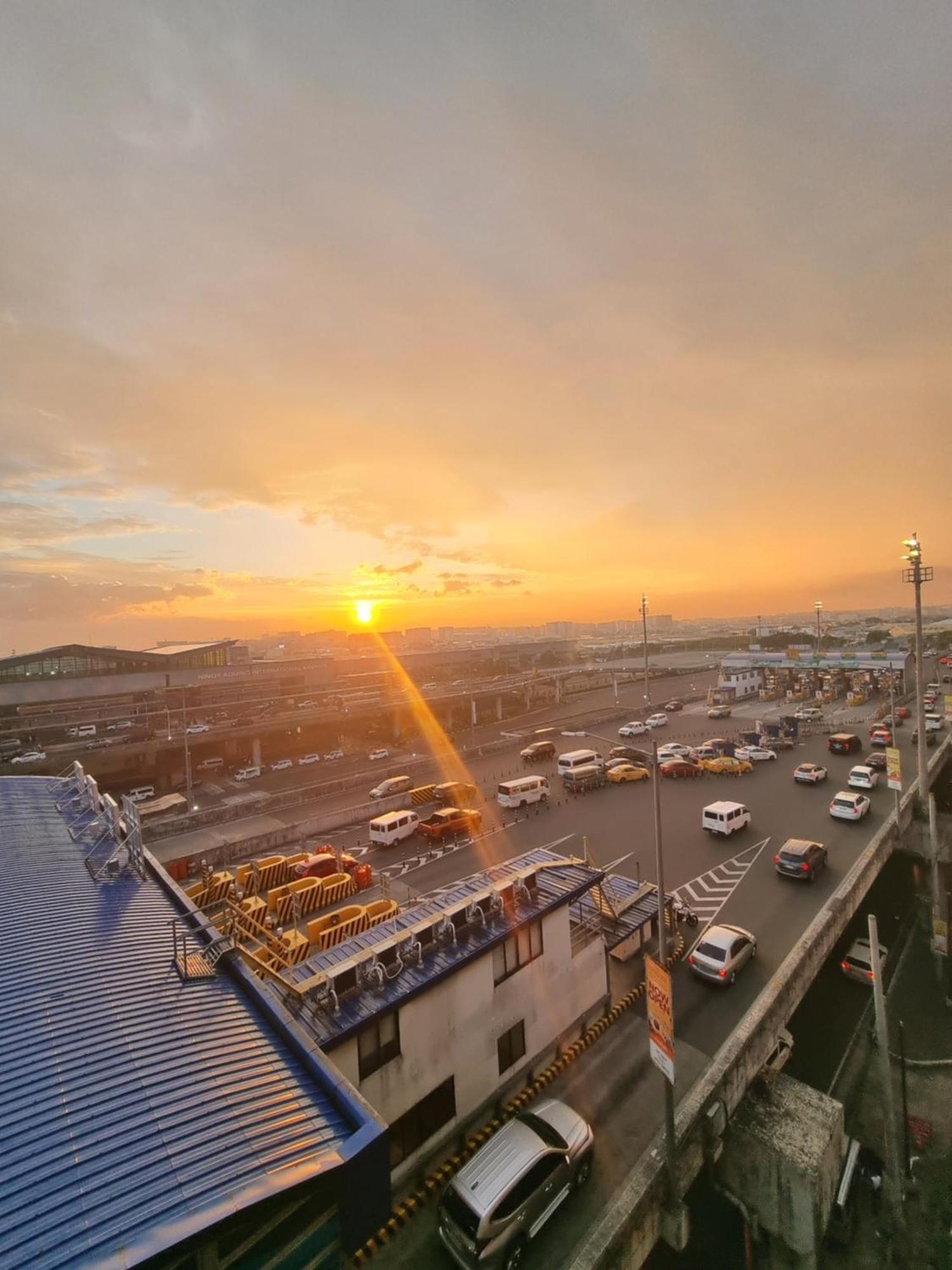 Palm Tree Condos Near Mnl Airport Terminal 3 By Elr Manila Exterior foto